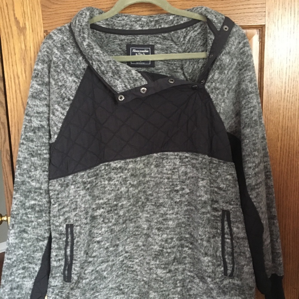 Abercrombie & Fitch fleece sweatshirt